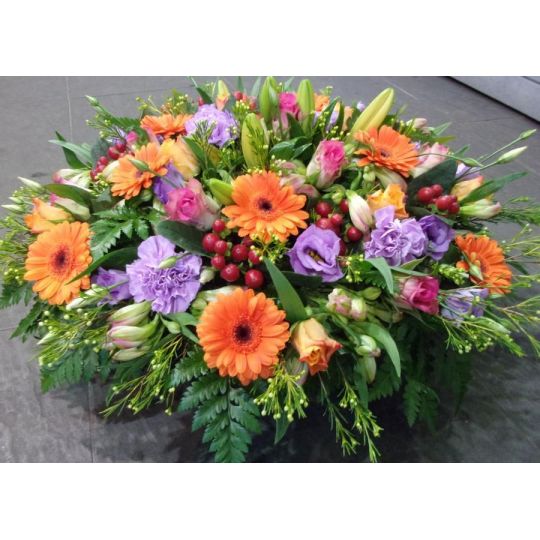 Panier de fleurs variées